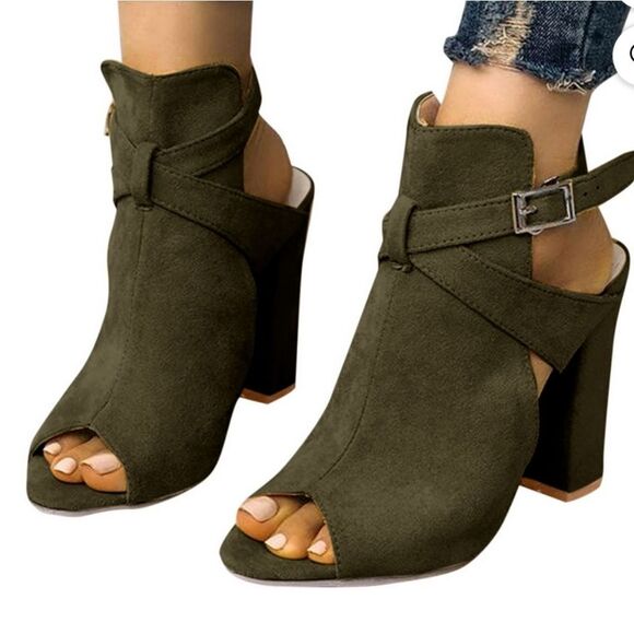 KENNETH COLE REACTION HIT HOODED WOMEN"S ANKLE  BUCKLE STRAP CLOSURE BOOTS - Picture 1 of 16
